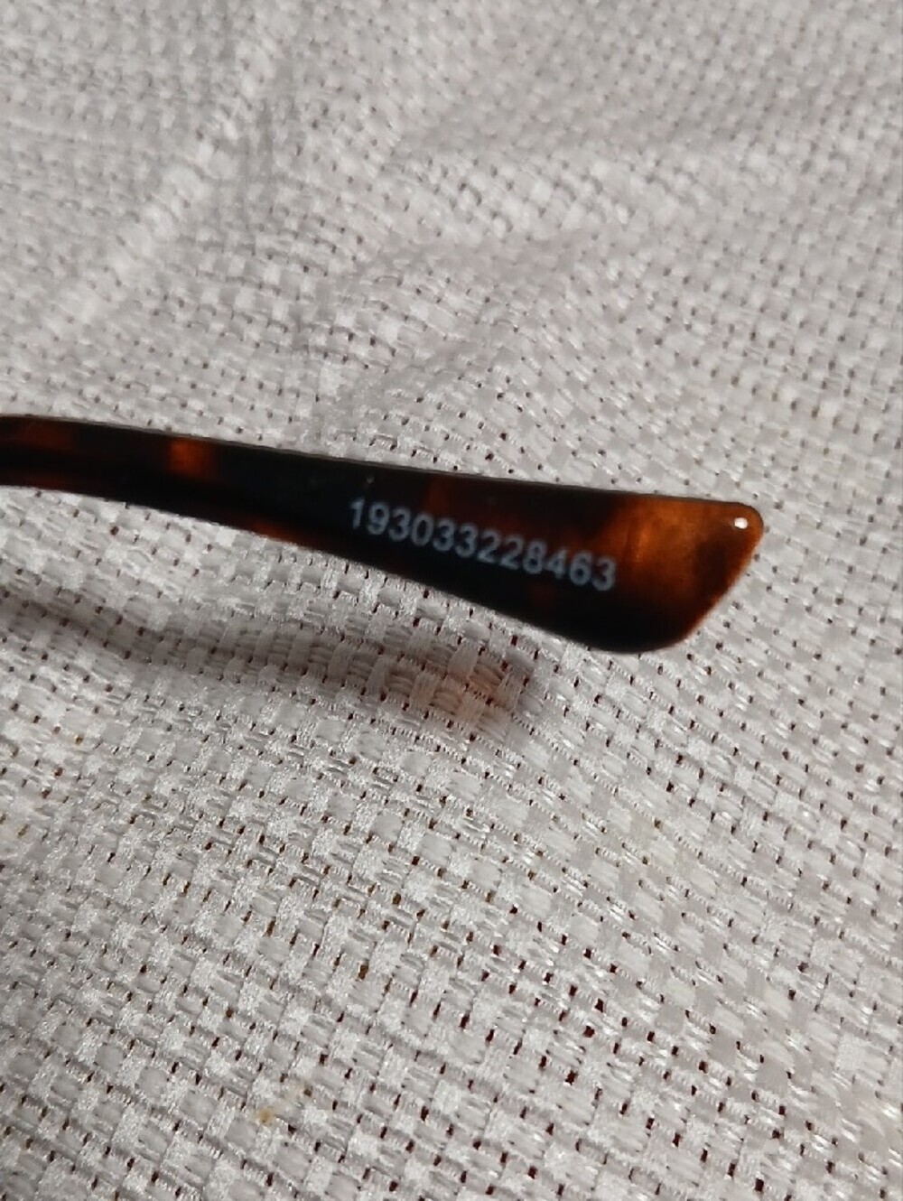 Foster Grant Gold Frame Sunglasses with Brown Lenses - Picture 3 of 5